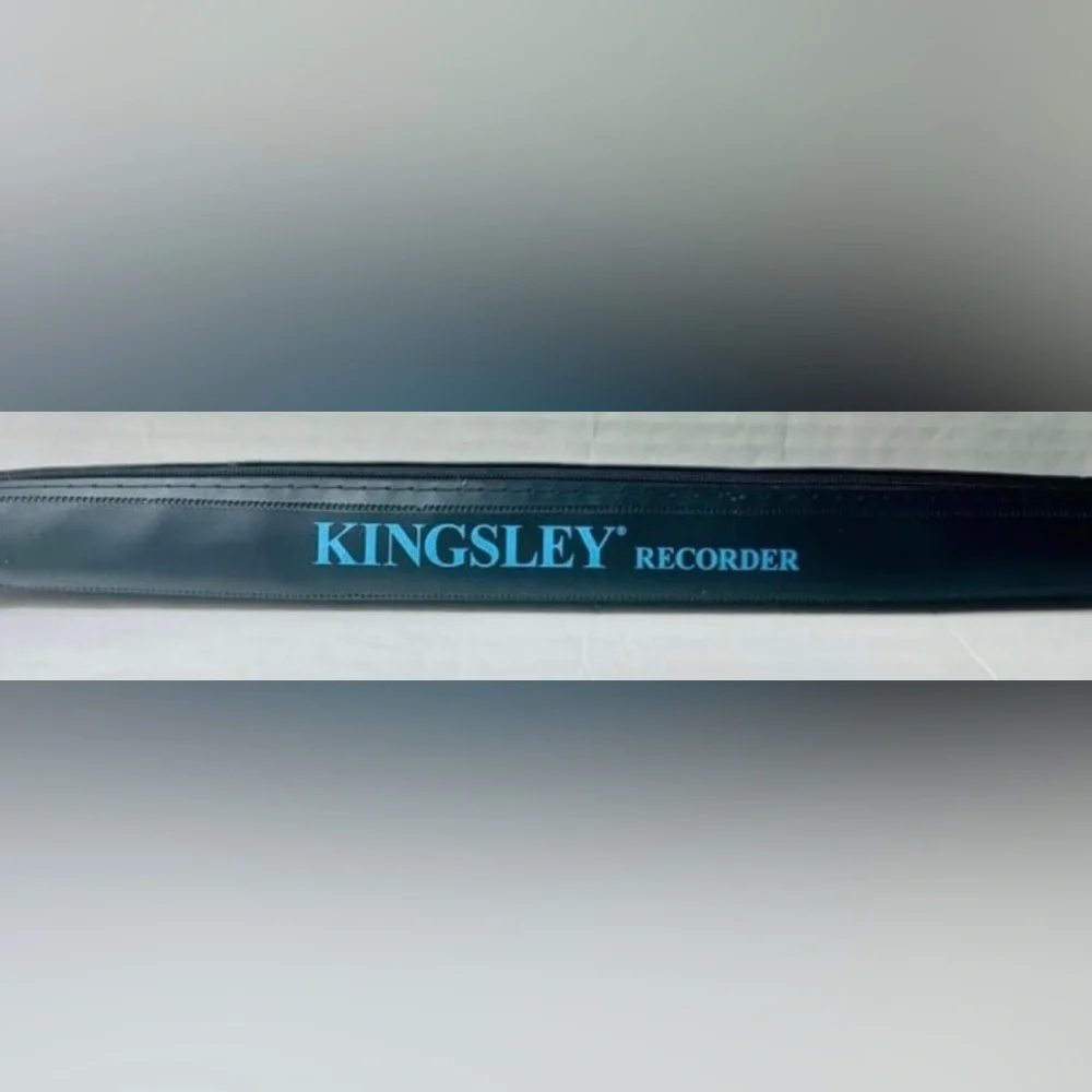 VINTAGE ELEMENTARY SCHOOL KINGSLEY SOPRANO RECORDER w/ZIP STORAGE BAG